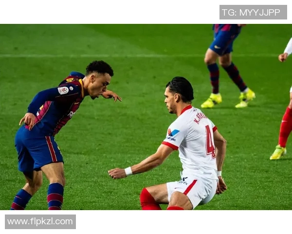 足球场上球星遭恶意犯规被打事件引发关注背后真相曝光